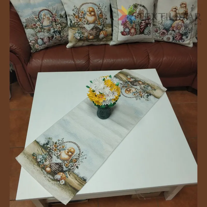 Gobelínová veľkonočná štóla chenille 40x100cm - Kuriatko v košíku