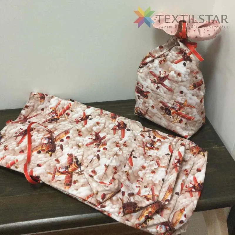 Iné, Vianoce, Bytový textil a dekorácie, Výrobky z našej dielne - Mikulášske vrecúško - Mikuláš na lietadle